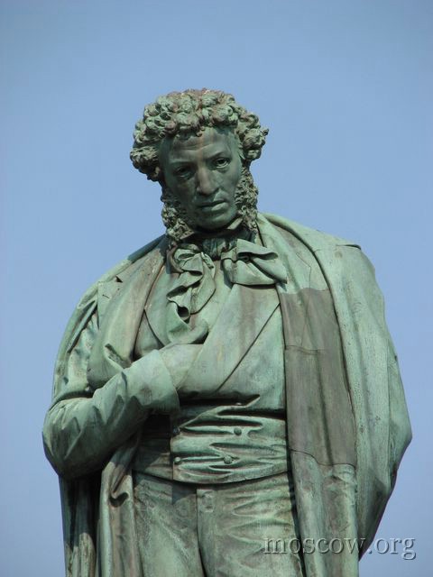 http://www.moscow.org/moscow_encyclopedia/photo/moscow_monuments/monument_pushkin_3.jpg